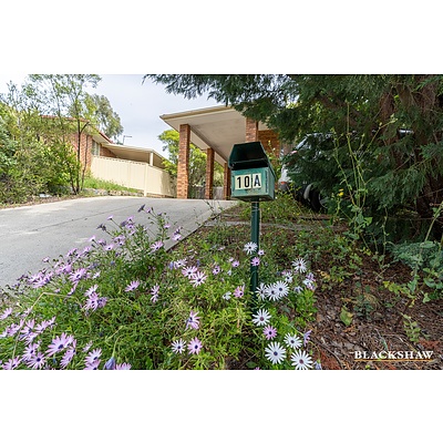 10 Hickenbotham Street, Gordon ACT 2906