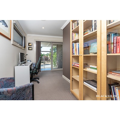 137 Hoskins Street, Franklin ACT 2913