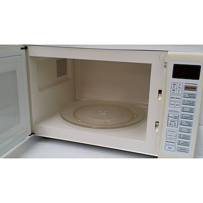 Panasonic NN-S786WA 1000W Genius Microwave Oven