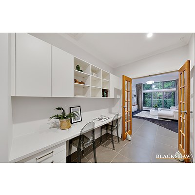 24 Bisdee Street, Hughes ACT 2605