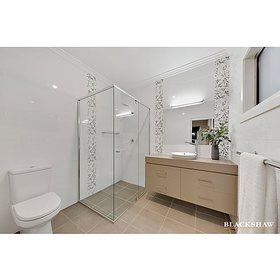 24 Bisdee Street, Hughes ACT 2605