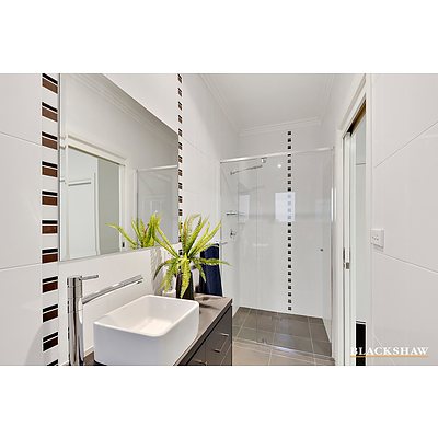 24 Bisdee Street, Hughes ACT 2605