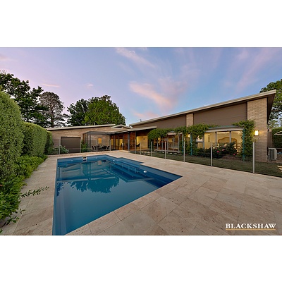 24 Bisdee Street, Hughes ACT 2605