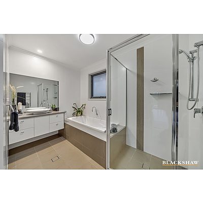 57 Hawkesbury Crescent, Farrer ACT 2607