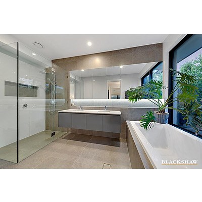 38 Stonehaven Crescent, Deakin ACT 2600
