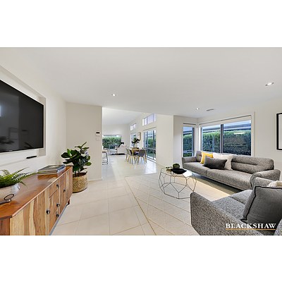 39 Lindsay Pryor Street, Wright ACT 2611