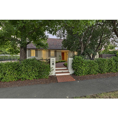 15 Durville Crescent, Griffith ACT 2603