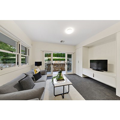 15 Durville Crescent, Griffith ACT 2603
