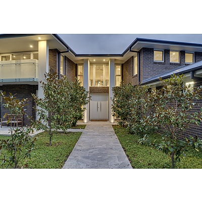 1 Macartney Crescent, Deakin ACT 2600
