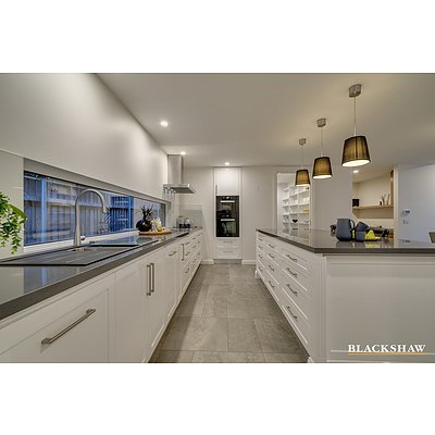 1 Macartney Crescent, Deakin ACT 2600