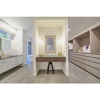 1 Macartney Crescent, Deakin ACT 2600