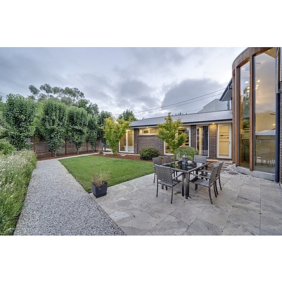 1 Macartney Crescent, Deakin ACT 2600