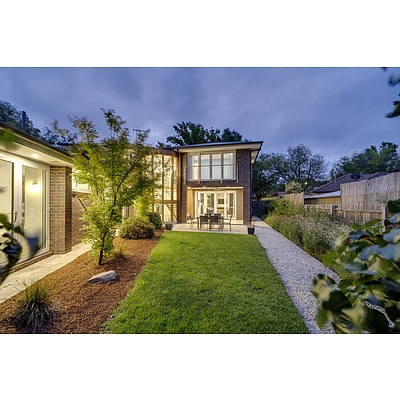 1 Macartney Crescent, Deakin ACT 2600