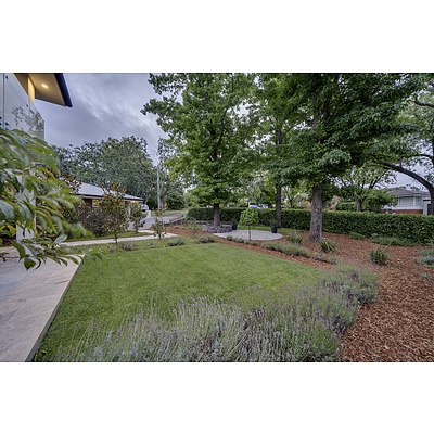 1 Macartney Crescent, Deakin ACT 2600