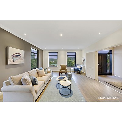 125 Hawkesbury Crescent, Farrer ACT 2607