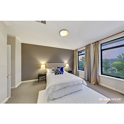 125 Hawkesbury Crescent, Farrer ACT 2607
