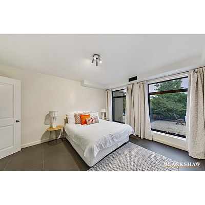 125 Hawkesbury Crescent, Farrer ACT 2607