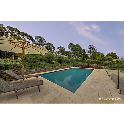 125 Hawkesbury Crescent, Farrer ACT 2607
