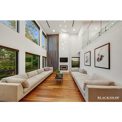 9 Macartney Crescent, Deakin ACT 2600