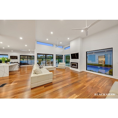 9 Macartney Crescent, Deakin ACT 2600