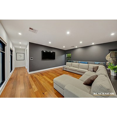 9 Macartney Crescent, Deakin ACT 2600