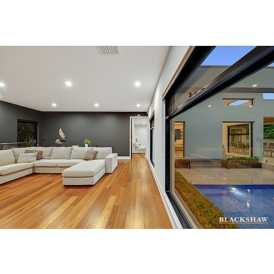 9 Macartney Crescent, Deakin ACT 2600