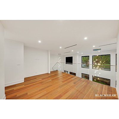 9 Macartney Crescent, Deakin ACT 2600