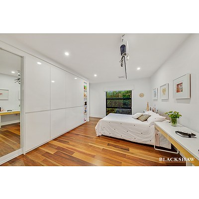 9 Macartney Crescent, Deakin ACT 2600