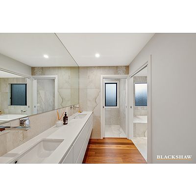 9 Macartney Crescent, Deakin ACT 2600