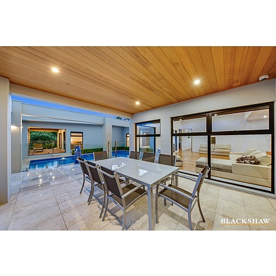 9 Macartney Crescent, Deakin ACT 2600