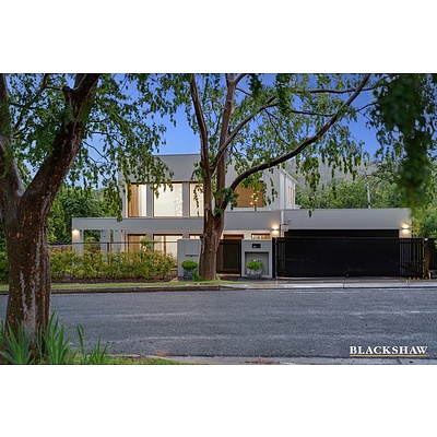 9 Macartney Crescent, Deakin ACT 2600