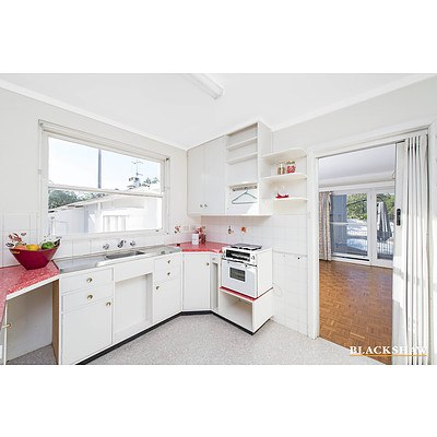 10 Hutt Street, Yarralumla ACT 2600