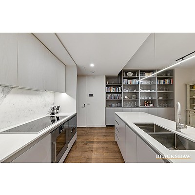 57/7 State Circle, Forrest ACT 2603