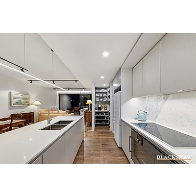 57/7 State Circle, Forrest ACT 2603