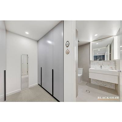 57/7 State Circle, Forrest ACT 2603