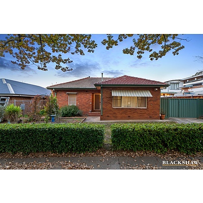 15 Hacking Crescent, Narrabundah ACT 2604