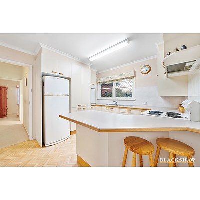 15 Hacking Crescent, Narrabundah ACT 2604
