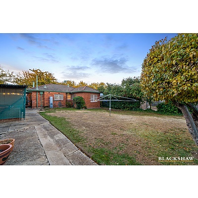 15 Hacking Crescent, Narrabundah ACT 2604