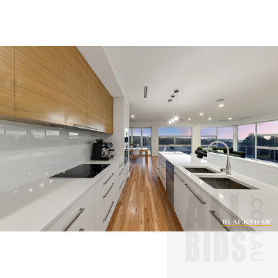 6 Balladonia Place, Jerrabomberra NSW 2619