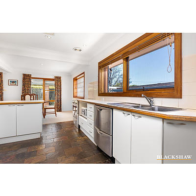 4 Farnell Place, Curtin ACT 2605