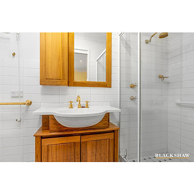 4 Farnell Place, Curtin ACT 2605