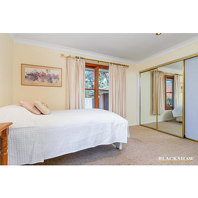 4 Farnell Place, Curtin ACT 2605