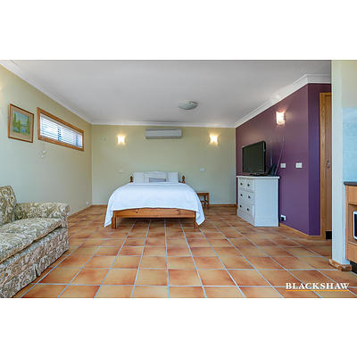 4 Farnell Place, Curtin ACT 2605