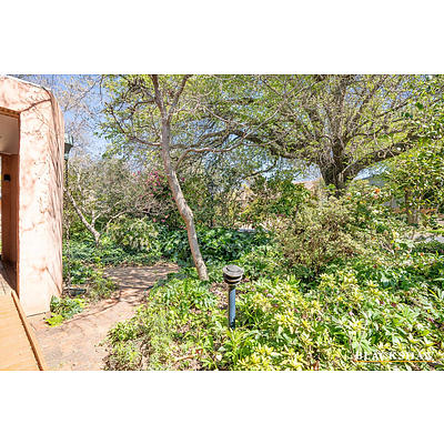 4 Farnell Place, Curtin ACT 2605