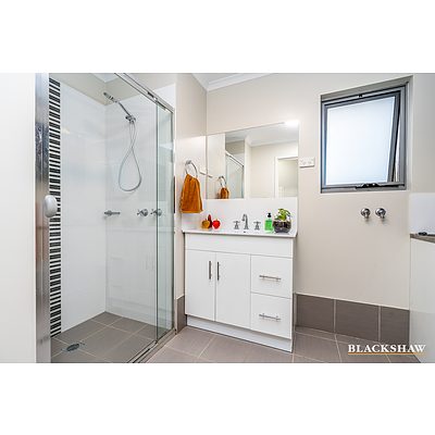 1/75 Elizabeth Jolley Crescent, Franklin ACT 2913