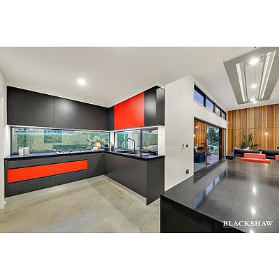 8 Taylor Place, Hackett ACT 2602