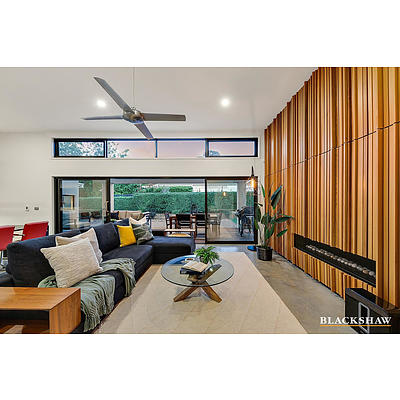 8 Taylor Place, Hackett ACT 2602