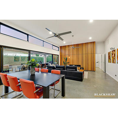 8 Taylor Place, Hackett ACT 2602