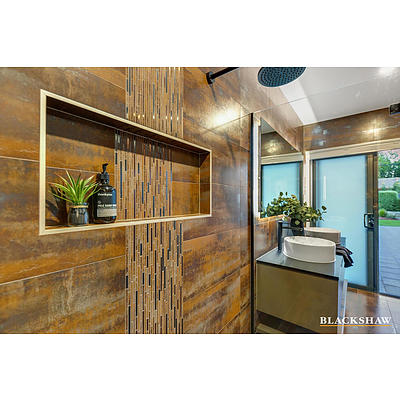8 Taylor Place, Hackett ACT 2602