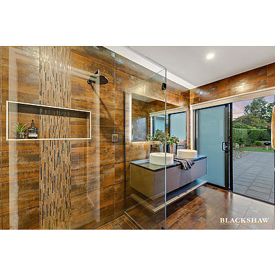 8 Taylor Place, Hackett ACT 2602